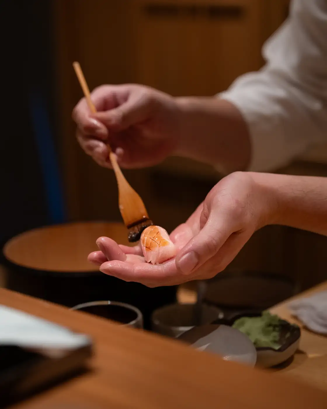 Chef shaping nigiri